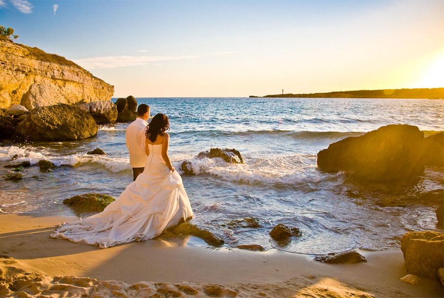 Jeune couple soirée de mariage bord de mer Var - Grand Hotel Sablette